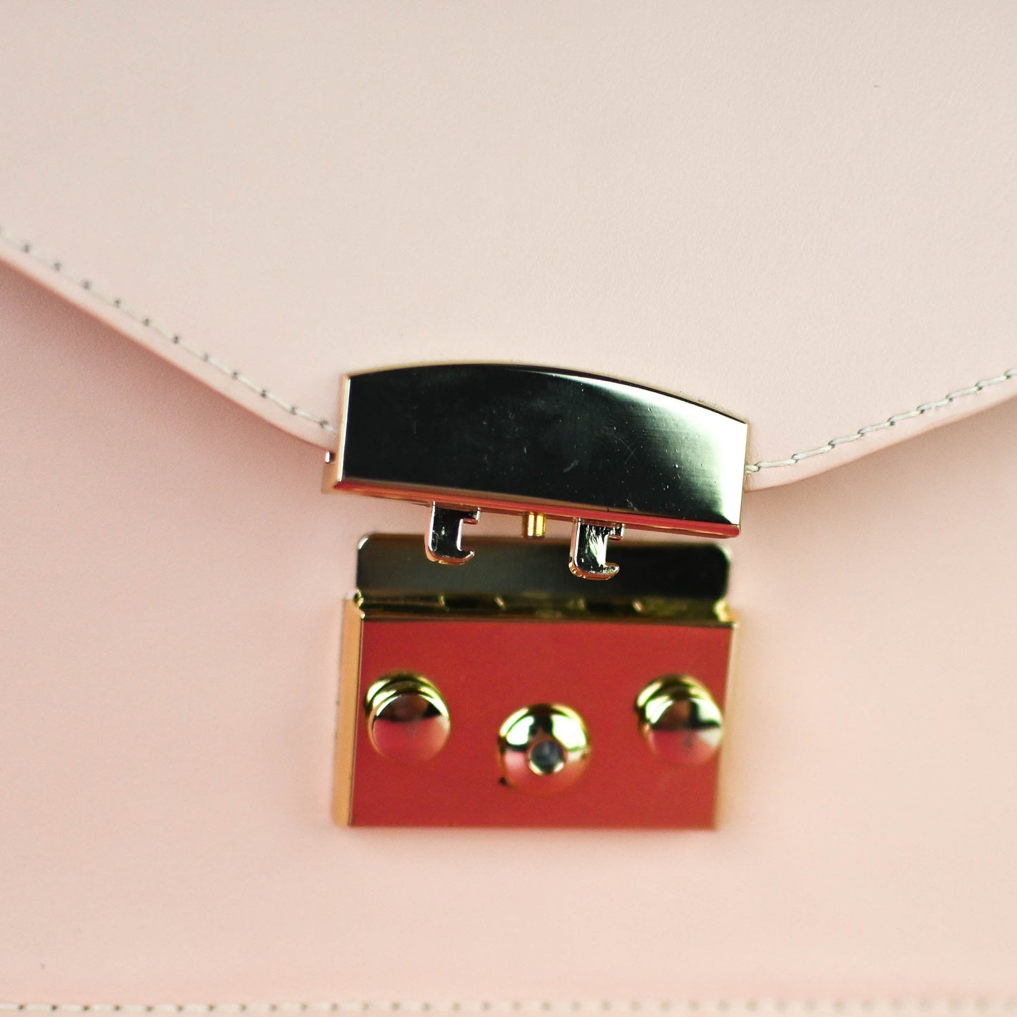 Click clasp without charge
