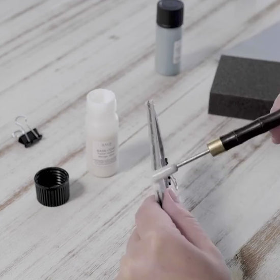 Set d'outils pour le traitement des bords du cuir : Base Coat, peinture pour bords, rouleau pour bords, éponge abrasive